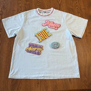 13DE MARZO Plush Badges T-Shirt Blue